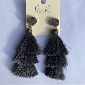 3 for $25✨ NWT Grey Druzy Drop Tassel Earrings